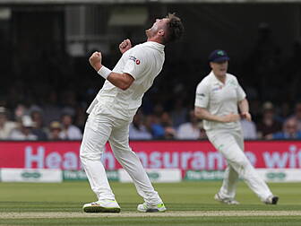 Ireland end day 2 of England T...